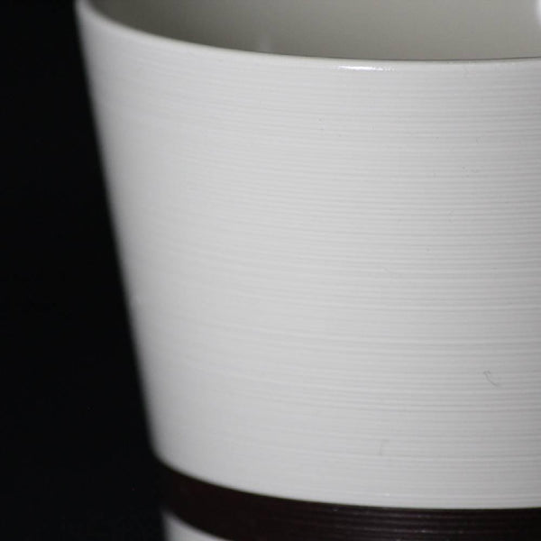 Isuke-Drinking-Cup-Brushed-Silver-Design-Resin-Tumbler-2-2025-08-06T09:06:38.403Z.jpg
