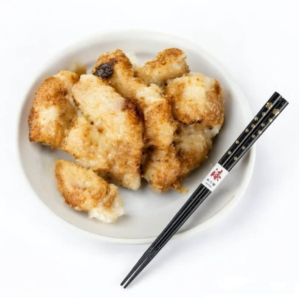 Isuke-Non-Slip-Lacquered-Wood-Japanese-Chopsticks-Black-and-Gold-3-2025-07-22T06:29:44.224Z.jpg