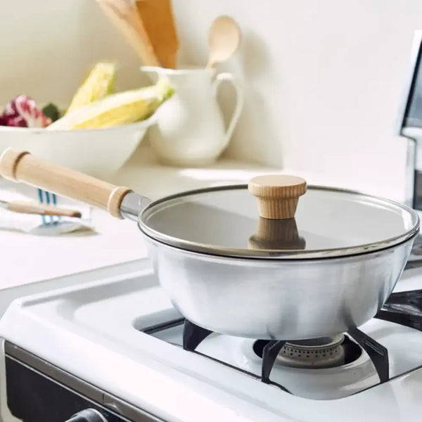 Itaru-Multi-Purpose-Aluminum-Deep-Pan-With-Lid-Induction-Safe-22cm-3-2026-03-23T08:37:17.542Z.webp