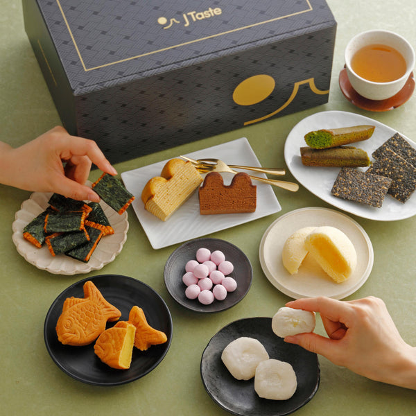 J-Taste-Premium-Curated-Japanese-Snack-Box-20+-Full-Sized-Snacks-3-2025-09-16T13:19:46.785Z.jpg