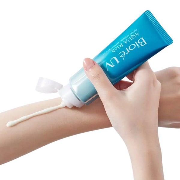 Kao-Biore-UV-Aqua-Rich-Watery-Essence-SPF50+-PA++++-Big-Size-100g-2-2025-04-30T02:59:47.320Z.jpg