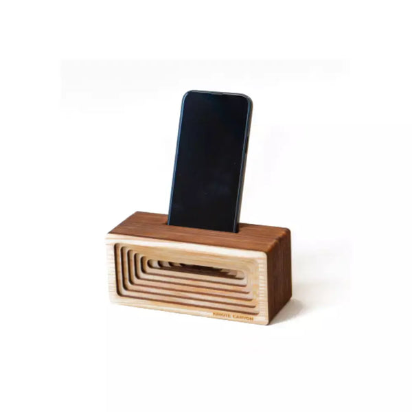 Kinote-Canyon-Powerless-Sugi-Cedar-Wood-Speaker-and-Smartphone-Stand-2-2025-10-03T07:19:28.736Z.webp