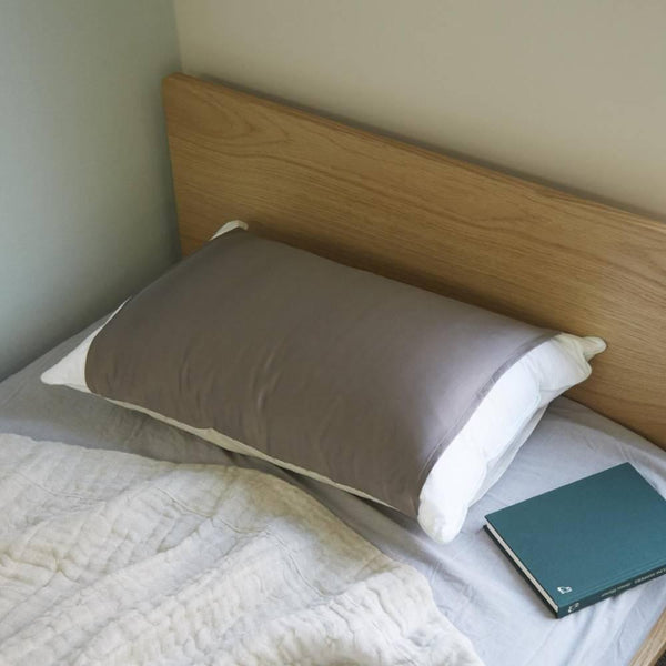 Kinuya-Gentle-Silk-Pillowcase-For-Hair-Protection-Brown-45-x-55cm-3-2025-09-30T03:40:28.645Z.jpg