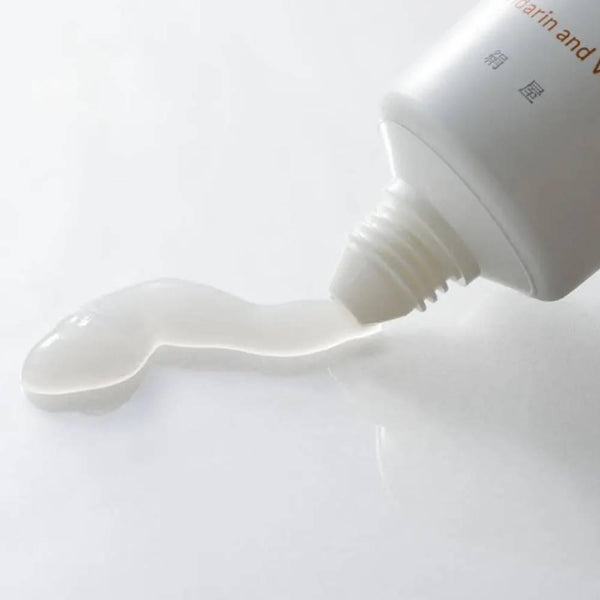 Kinuya-Silk-Hand-Cream-With-Essential-Oil-Rose-and-Sandalwood-50g-3-2025-10-01T04:43:25.867Z.jpg