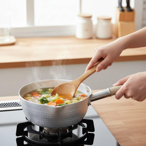 Kiya-Lightweight-Yukihira-Pot-Hammered-Aluminum-Saucepan-2-2L-2-2025-12-25T08:44:44.716Z.jpg