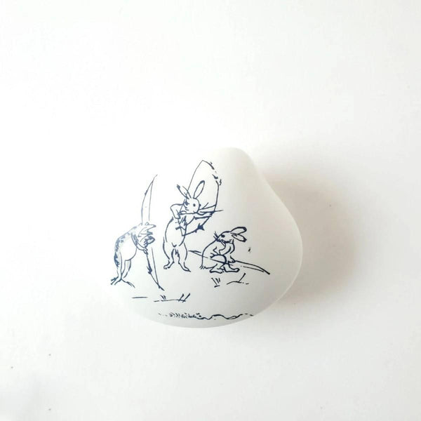 Kousaido-Shell-Shaped-Incense-Holder-Choju-Giga-Design-2-2026-03-30T11:32:19.716Z.jpg