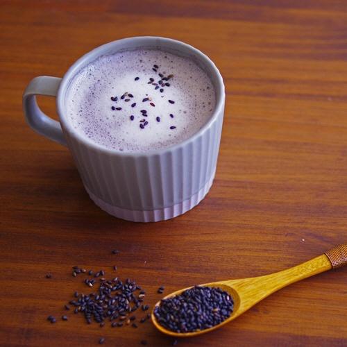 Kuki-Kuro-Goma-Latte-Japanese-Black-Sesame-Latte-Powder-150g-2-2025-08-01T07:47:40.003Z.jpg
