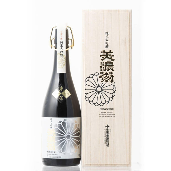 Minogiku-Junmai-Daiginjo-Kaoru-Premium-Sake-In-Wood-Box-720ml-1-2026-02-16T03:27:24.489Z.jpg
