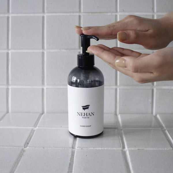 Nehan-Tokyo-Premium-Essential-Oil-Hand-Soap-Woody-Scent-240ml-2-2025-09-02T04:42:37.084Z.jpg