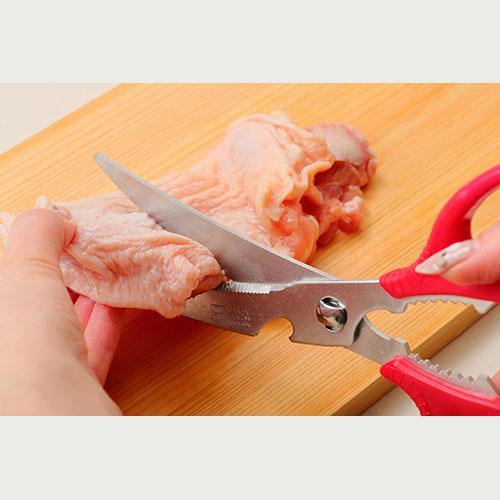 Nikken-Multifunctional-Serrated-Kitchen-Scissors-Soft-Grip-100mm-2-2025-06-04T07:21:11.577Z.jpg
