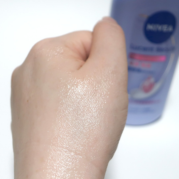 Nivea-Lucent-Beauty-Deep-Moisturizing-Serum-Body-Milk-200g-2-2025-12-16T03:49:49.986Z.png