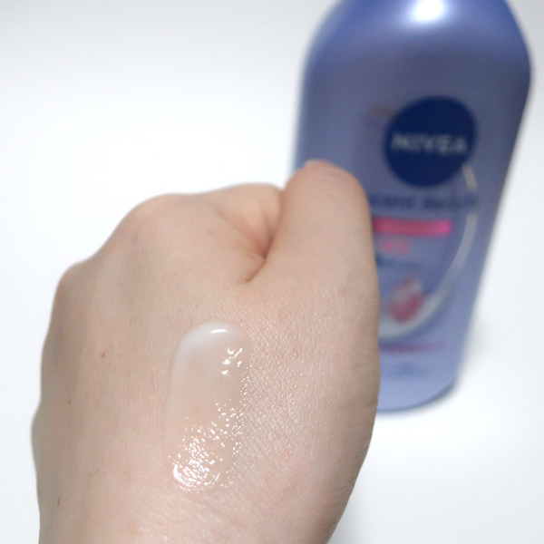 Nivea-Lucent-Beauty-Deep-Moisturizing-Serum-Body-Milk-200g-3-2025-12-16T03:49:49.987Z.png