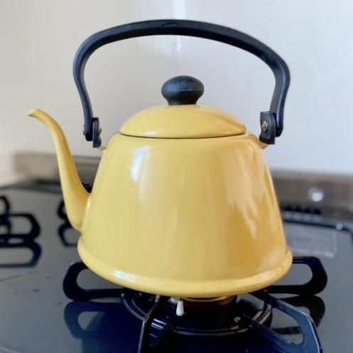 Noda-Horo-Drip-Kettle-II-Retro-Enamel-Gooseneck-Kettle-Yellow-2L-4-2025-10-05T08:40:27.288Z.jpg