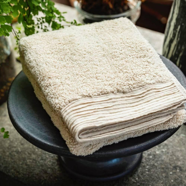 Oboro-Eco-Friendly-Absorbent-Face-Towel-For-Sensitive-Skin-32x90cm-5-2025-09-11T03:38:32.552Z.jpg