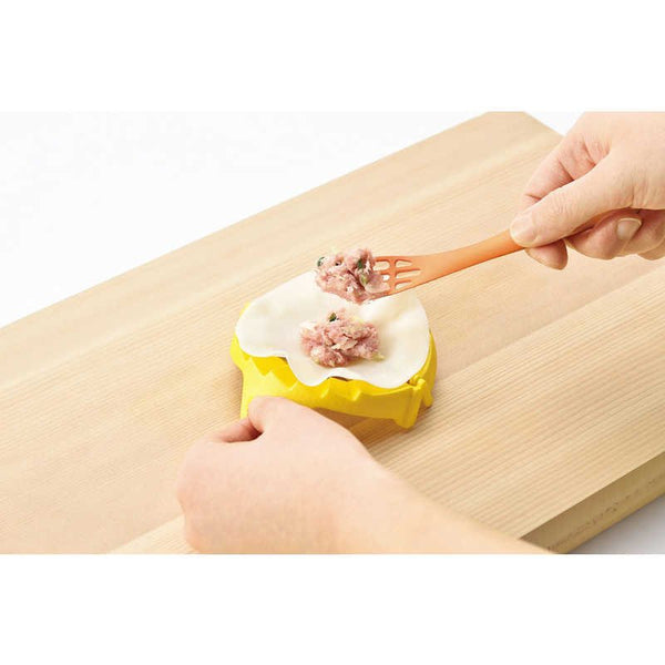 P-3-SHMO-GYOMKR-GD01-Shimomura Gyoza Shaping Mold Set (Japanese Dumplings Maker Kit).jpg