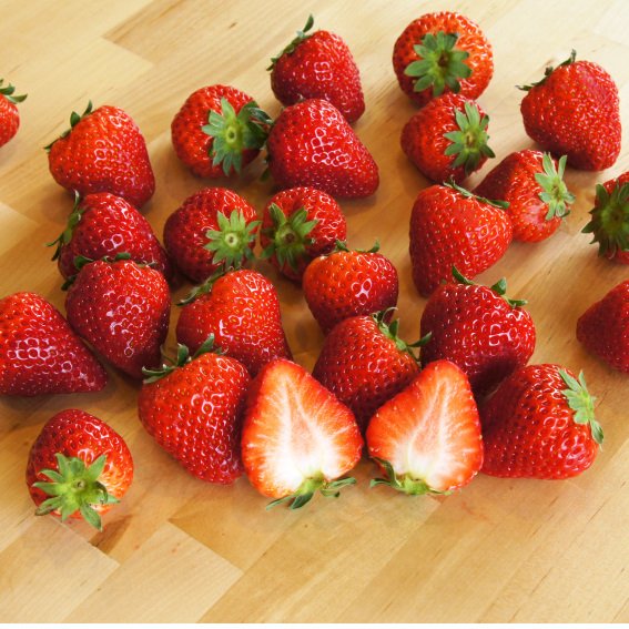P-6-MSGE-STWVIN-500-Marushige Migaki Strawberry Premium Drinking Vinegar 500ml-2023-09-11T01:54:12.jpg