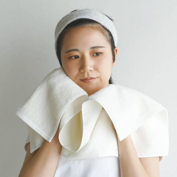 Quick-Absorbing-Soft-Face-Towel-Washi-Paper-and-Cotton-Snow-White-80cm-2-2025-10-01T06:29:55.191Z.jpg