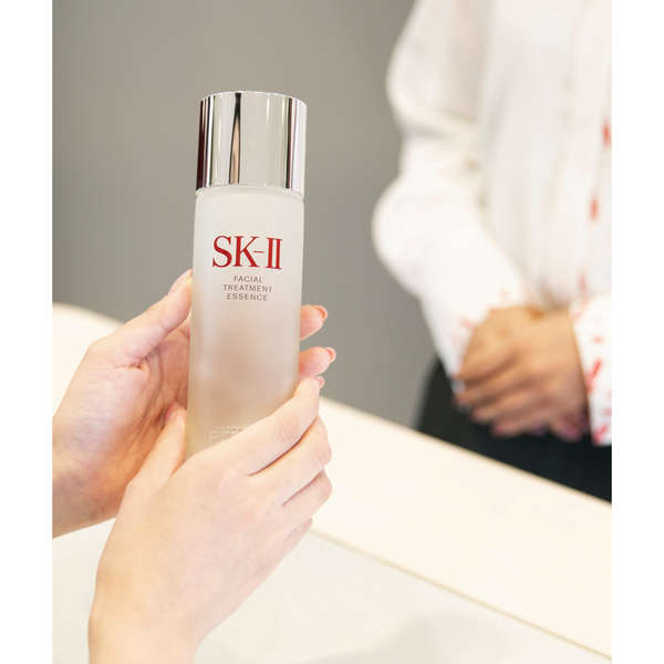 SK-II-Facial-Treatment-Essence-230ml-2-2025-11-06T07:30:19.438Z.png