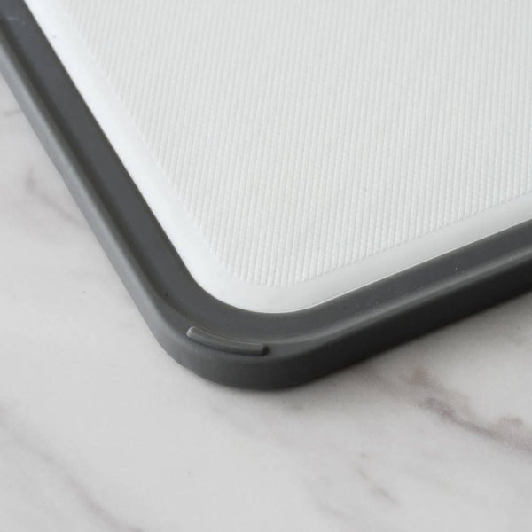 Super-Lightweight-Antibacterial-Dishwasher-Safe-Cutting-Board-31-2cm-3-2025-06-16T23:59:51.477Z.jpg