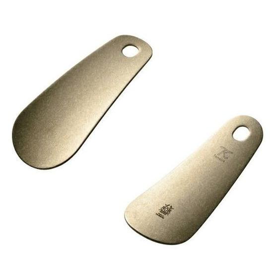 Tanabe-Brass-Shoehorn-Textured-and-Matte-Finish-With-Gift-Box-1-2025-06-06T08:07:56.820Z.jpg