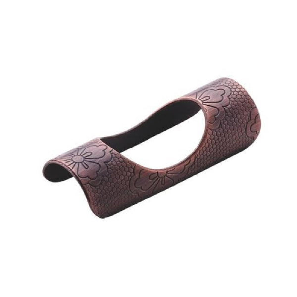 Tanabe-Elegant-Bronze-Chopstick-Rest-With-Traditional-Pattern-1-2025-06-06T08:07:56.715Z.jpg