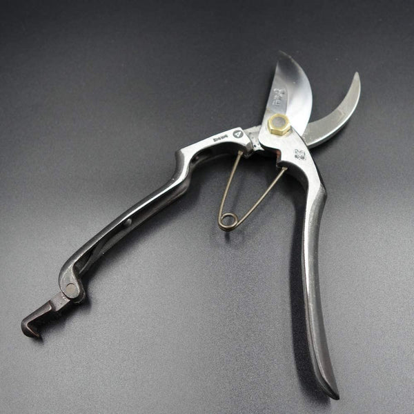 Tobisho-Type-A-Brazed-Pruning-Shears-Aogami-Blue-Paper-Steel-PS-06-200mm-8-2023-10-27T05:46:40.531Z.jpg