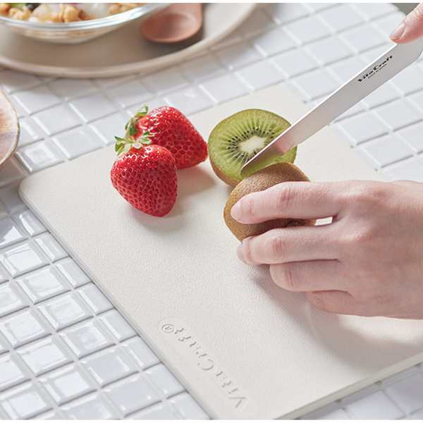 Vita-Craft-Antibacterial-Soft-Elastomer-Cutting-Board-Ivory-37cm-2-2025-05-20T06:50:45.434Z.png