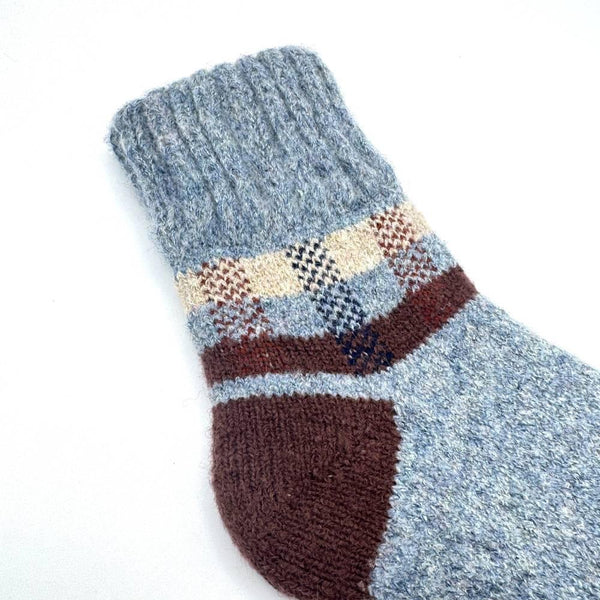 Winter-Wool-Thick-Crew-Socks-Gray-Checkered-Warm-Socks-3-2025-11-10T01:44:15.223Z.jpg